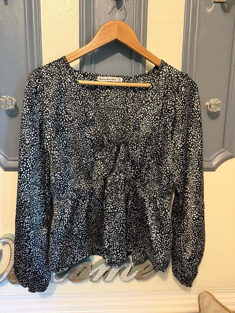 Abercrombie & Fitch Speckled V-Neck Tie-Front Long Sleeve Peplum Blouse